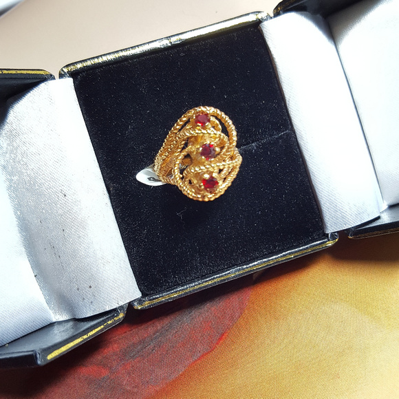 1970s Cluster Ring French Design 18k hge Vargas Size 4 for Girls - Picture 3 of 8